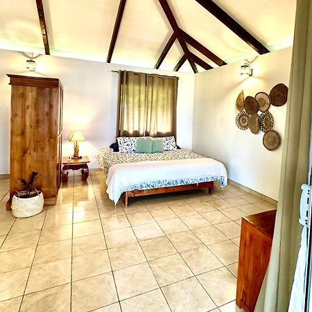 O'Coco Bungalow- Breathtaking Waterfront Views, Endless Memories Paea Esterno foto
